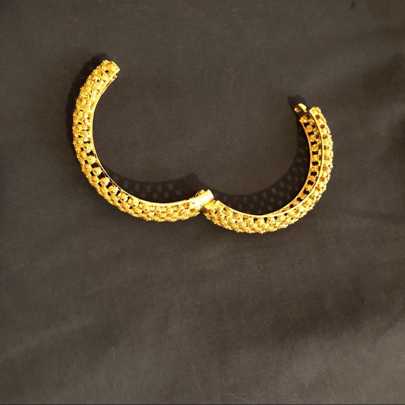 ❌SOLD❌14k Gold Plated Barrel Design Bangle - Picture 5 of 8